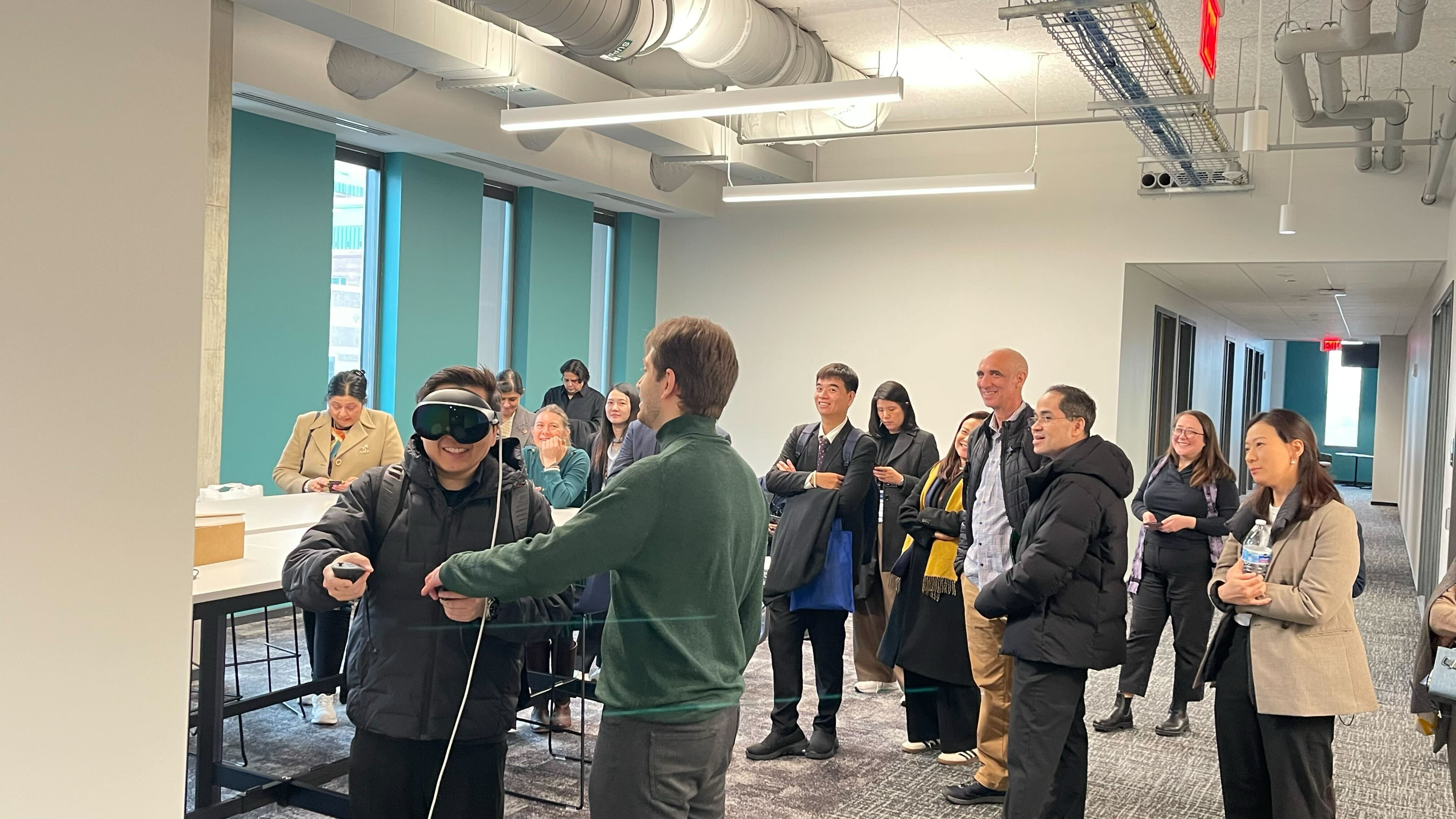 Presentation of the digital twin fire demo to Thai delegates